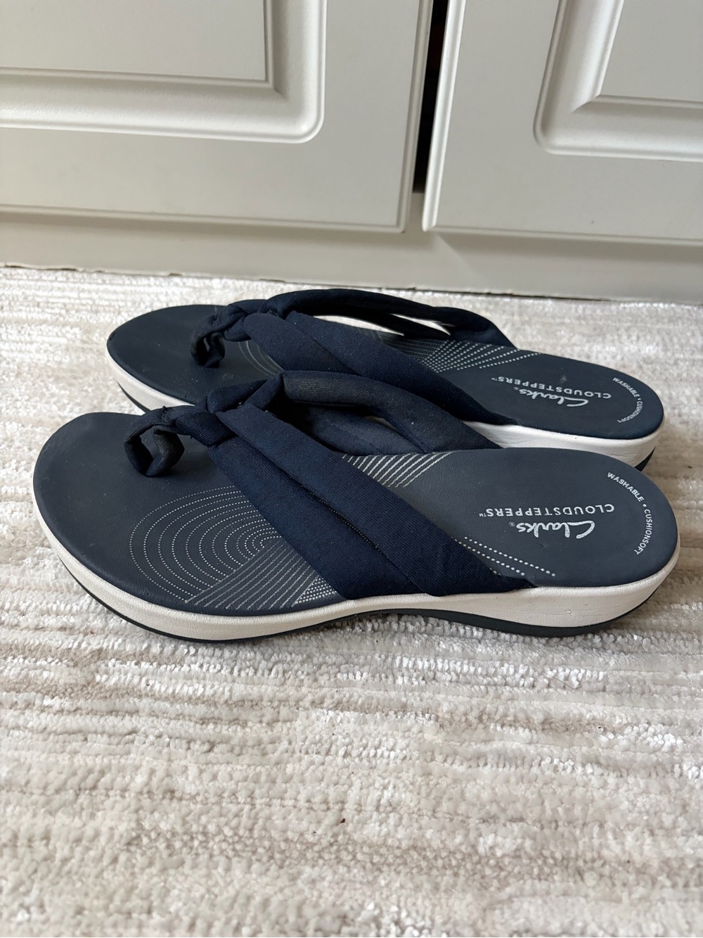 Clarks Navy Fabric Cloudstepper flip flop Sandals